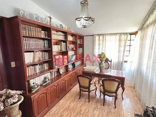 Foto 11 de Hermosa Casa en SURCO  (Urb. Neptuno) Precio Negociable