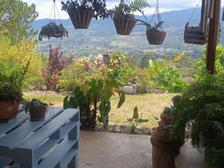 Foto 2 de VENDO CASA CON ESPECTACULAR VISTA EN EL CARMEN DAGUA
