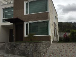 Foto 1 de CASAS EN VENTA AMBATO CONJUNTO PRIVADO