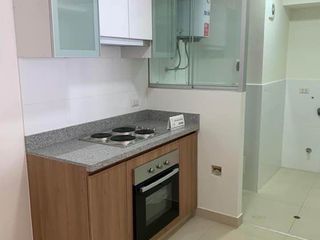 Foto 2 de Alquiler de Lindo Departamento en un 3er Piso Frente Al Parque.