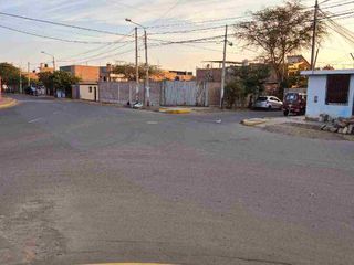 Foto 25 de VENDO CASA EN LA TINGUIÑA, ICA, 521 M2 EN ESQUINA FRENTE AL.ESTADIO Y A POCOS METROS DE LA MUNICIPALIDAD 97895----
