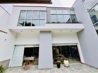 Foto 2 de VENTA DE HERMOSA CASA  FRENTE A PARQUE, LOS ALAMOS