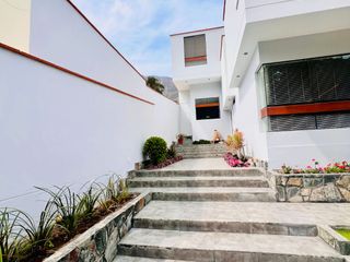 Foto 58 de VENTA DE HERMOSA CASA  FRENTE A PARQUE, LOS ALAMOS