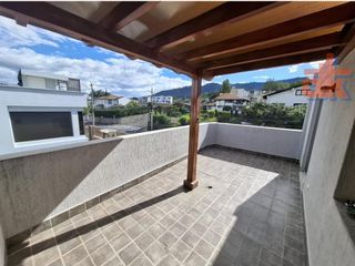 Foto 11 de Renta Casa de 200 m² en Cumbayá – Seguridad, Ubicación y Confort