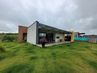 Foto 1 de CASA CAMPESTRE EN VENTA EN  CERRITOSDE 4 ALCOBAS