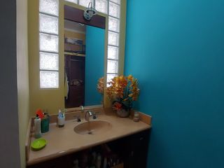 Foto 10 de En Machala Se Alquila Casa Amoblada Independiente con Garaje interno para 7 vehículos, apta para Empresa, Institución