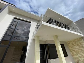 Foto 1 de 𝐕𝐞𝐧𝐝𝐨 𝐀𝐦𝐩𝐥𝐢𝐚 𝐂𝐚𝐬𝐚  𝐍𝐮𝐞𝐯𝐚 𝐞𝐧 𝐂𝐡𝐚𝐫𝐚𝐬𝐨𝐥- 𝐀𝐳𝐨𝐠𝐮𝐞𝐬