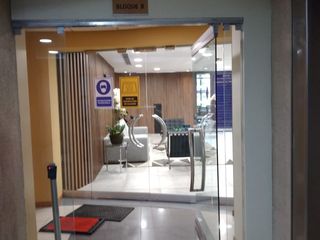 Foto 4 de Vendo oficina en excelente ubicación comercial - Edificio Professional Center