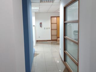 Foto 6 de Vendo oficina en excelente ubicación comercial - Edificio Professional Center