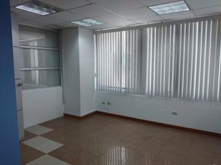 Foto 9 de Vendo oficina en excelente ubicación comercial - Edificio Professional Center