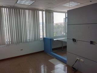 Foto 13 de Vendo oficina en excelente ubicación comercial - Edificio Professional Center