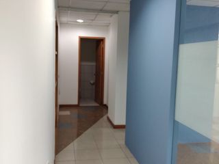 Foto 15 de Vendo oficina en excelente ubicación comercial - Edificio Professional Center