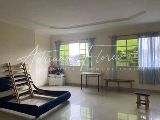 Foto 5 de Urbanor Av Las Aguas Norte Guayaquil Casa Rentera Tres Pisos