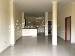 Foto 6 de Urbanor Av Las Aguas Norte Guayaquil Casa Rentera Tres Pisos