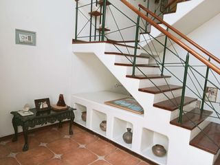 Foto 3 de Alquilo Casa de 2 pisos con 3 terrazas y vista al mar