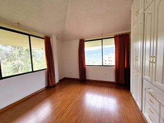 Foto 2 de QUITO, sector Colegio Einstein, vendo propiedad de 533m2 de terreno y 397m2 de construcción