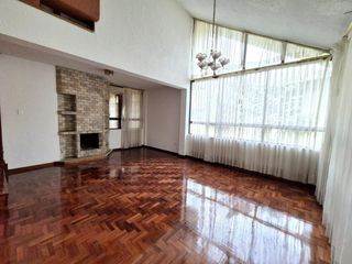 Foto 3 de QUITO, sector Colegio Einstein, vendo propiedad de 533m2 de terreno y 397m2 de construcción