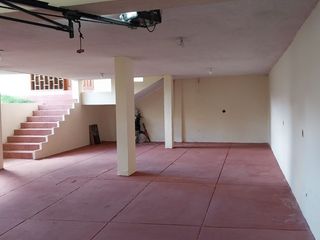 Foto 4 de QUITO, sector Colegio Einstein, vendo propiedad de 533m2 de terreno y 397m2 de construcción