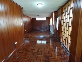 Foto 5 de QUITO, sector Colegio Einstein, vendo propiedad de 533m2 de terreno y 397m2 de construcción