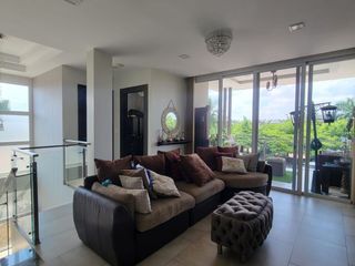 Foto 6 de En venta lujosa y moderna casa en Isla Mocoli