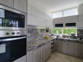 Foto 24 de En venta lujosa y moderna casa en Isla Mocoli
