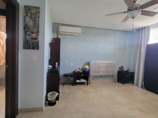 Foto 34 de En venta lujosa y moderna casa en Isla Mocoli