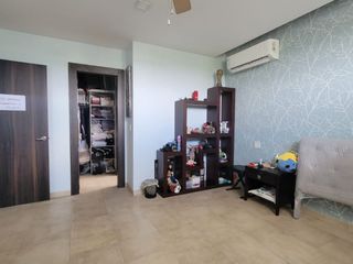 Foto 36 de En venta lujosa y moderna casa en Isla Mocoli