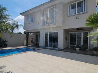 Foto 47 de En venta lujosa y moderna casa en Isla Mocoli