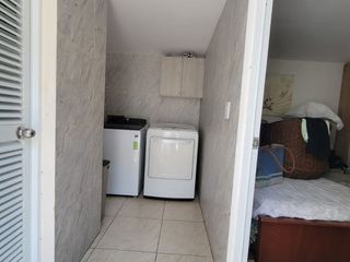 Foto 48 de En venta lujosa y moderna casa en Isla Mocoli