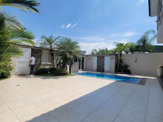 Foto 51 de En venta lujosa y moderna casa en Isla Mocoli
