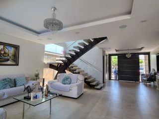 Foto 63 de En venta lujosa y moderna casa en Isla Mocoli