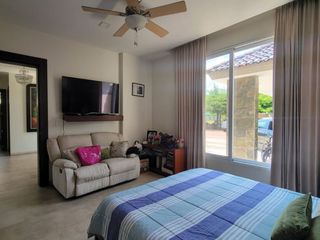 Foto 66 de En venta lujosa y moderna casa en Isla Mocoli