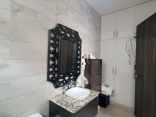 Foto 68 de En venta lujosa y moderna casa en Isla Mocoli