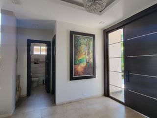Foto 76 de En venta lujosa y moderna casa en Isla Mocoli