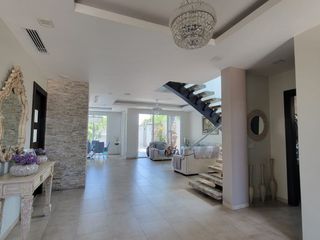 Foto 78 de En venta lujosa y moderna casa en Isla Mocoli