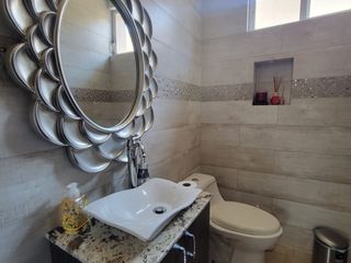 Foto 81 de En venta lujosa y moderna casa en Isla Mocoli