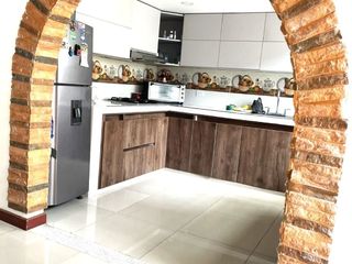 Foto 2 de Vendo hermosa casa ubicada en el sector de Viveros, Manizales.
