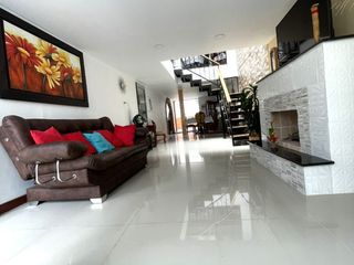 Foto 3 de Vendo hermosa casa ubicada en el sector de Viveros, Manizales.