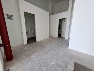 Foto 6 de Amplio local comercial/2 baños/1 estacionamiento/vista a la avenida/primer piso/techo a doble altura