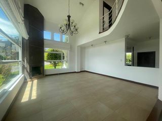 Foto 12 de RENTO CASA EN SAN JUAN DE CUMBAYA - SECTOR LA RIOJA