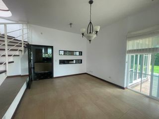 Foto 1 de RENTO CASA EN SAN JUAN DE CUMBAYA - SECTOR LA RIOJA