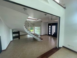 Foto 26 de RENTO CASA EN SAN JUAN DE CUMBAYA - SECTOR LA RIOJA