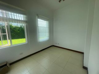 Foto 36 de RENTO CASA EN SAN JUAN DE CUMBAYA - SECTOR LA RIOJA