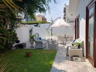 Foto 1 de ¡Casa Exclusiva semi amoblada en San Borja!