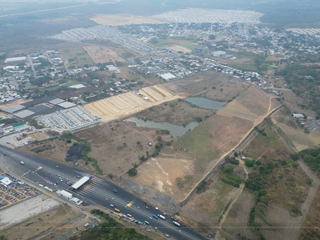 Foto 11 de Vendo Terreno 120.000m² pasando peaje Chongón Vía a La Costa 180m de Frente