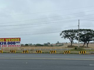 Foto 7 de Vendo Terreno 120.000m² pasando peaje Chongón Vía a La Costa 180m de Frente