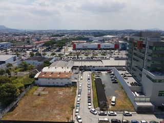 Foto 8 de Vendo Oficina Sky Building 96m² con Terraza Adicional de 20m² y 2 Parqueos