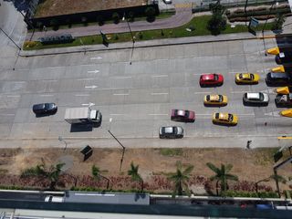 Foto 19 de Vendo Oficina Sky Building 96m² con Terraza Adicional de 20m² y 2 Parqueos