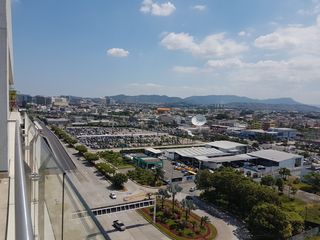 Foto 7 de Vendo Oficina Sky Building 96m² con Terraza Adicional de 20m² y 2 Parqueos