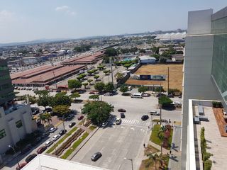 Foto 9 de Vendo Oficina Sky Building 96m² con Terraza Adicional de 20m² y 2 Parqueos